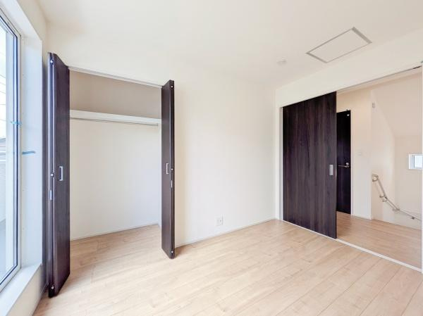 横浜市瀬谷区橋戸３丁目の新築一戸建の収納|クローゼットもあるので収納にも困りません！
荷物が多い方にも安心です。