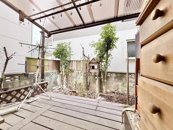 【内装】 | ウッドデッキは、生活空間を豊かにし、家族の憩いの場やアウトドア活動の場として活用できる便利なスペースです！