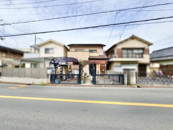 【外観】 | 南海泉北線「深井」駅が徒歩約18分。
通勤にも外出にもアクセス良好。家族でおでかけすることも増えそうですね♪