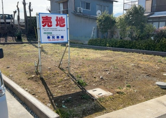 【外観】 | 土地購入を検討されている場合、境界杭がない状態で購入してしまうと境界確定測量をする必要があり、費用がかかります。購入の前に、売主、隣土地所有者立ち合いのもと境界を確定し境界杭を設置するのがベストです。
