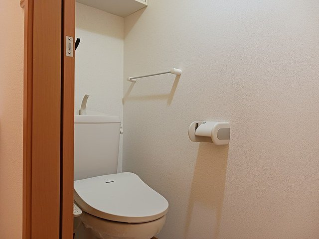 ノイ・フロイデＣのトイレ|コンパクトで使いやすいトイレです
