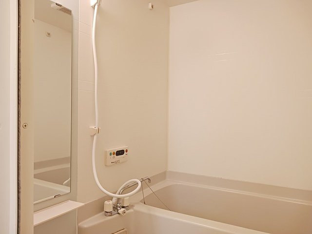 ノイ・フロイデＣの浴室|コンパクトで使いやすいお風呂です