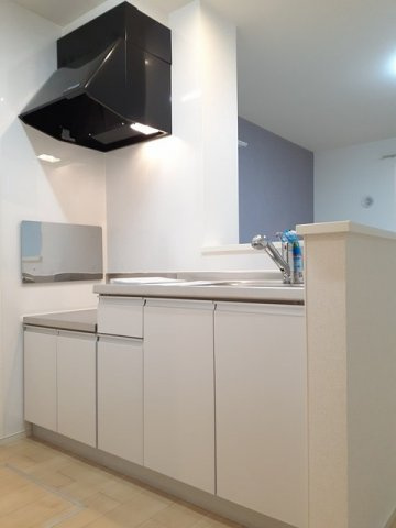 ヴィ・エスポワールⅡのキッチン|コンパクトなキッチンで掃除もラクラク