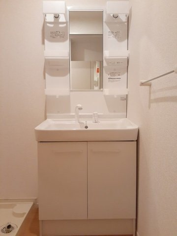 ヴィ・エスポワールⅡの洗面所|広い洗面スペース