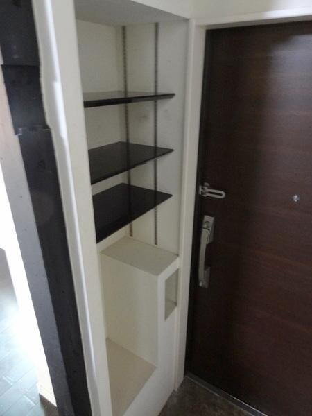 三軒家西１丁目貸家の玄関