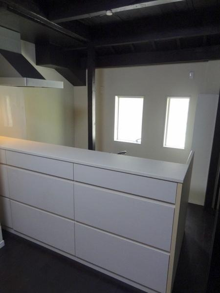 三軒家西１丁目貸家の居間・リビング