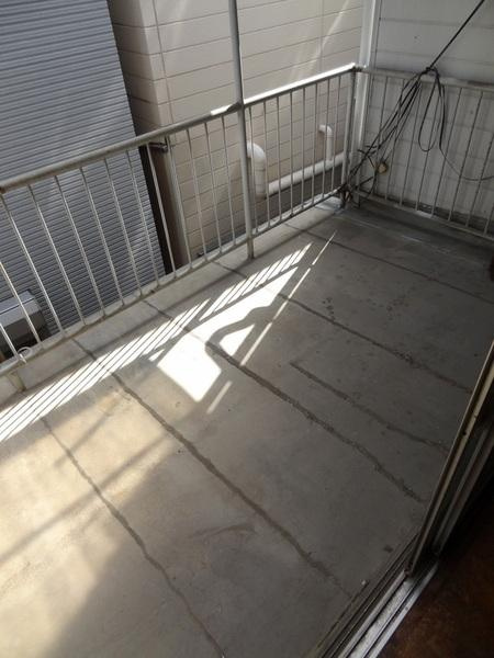 三軒家西１丁目貸家のバルコニー
