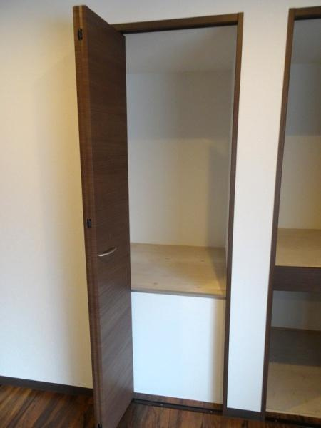 大阪市大正区泉尾１丁目の一戸建ての収納|★便利な階段下収納★