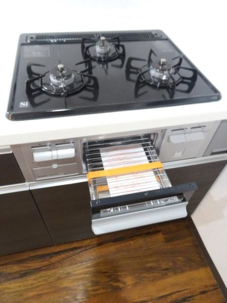 大阪市大正区泉尾１丁目の一戸建てのキッチン|★3口ガスコンロ★