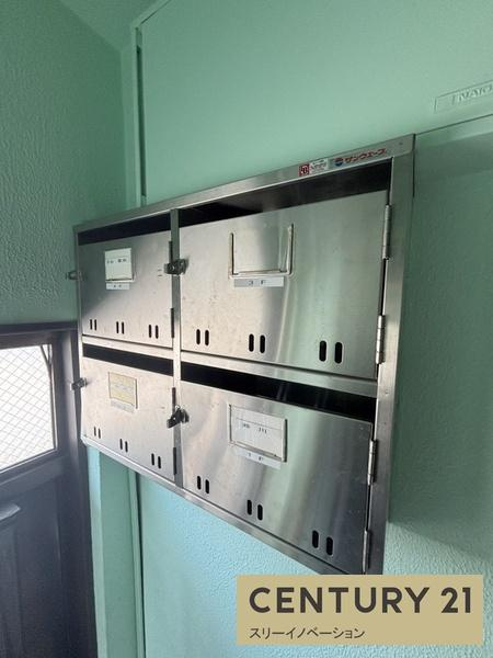 下谷ビルのエントランス|★ポスト部分★