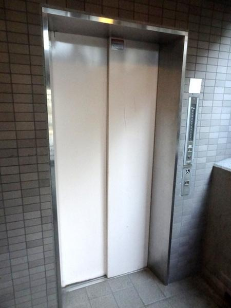 セレストパレのエントランス|★楽ちんエレベーター★