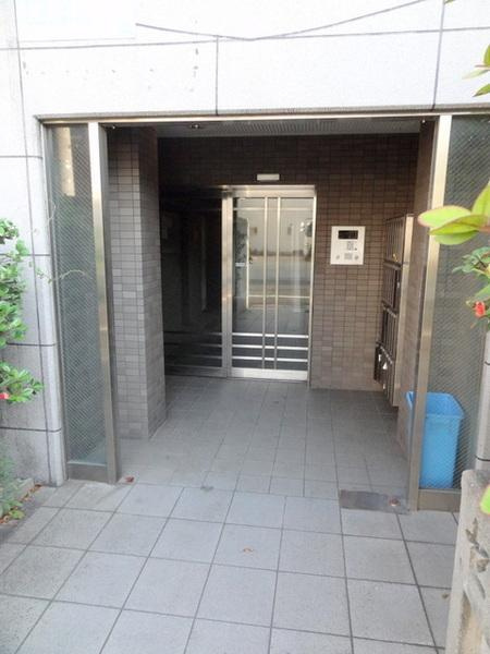 セレストパレのエントランス|★建物入口です★