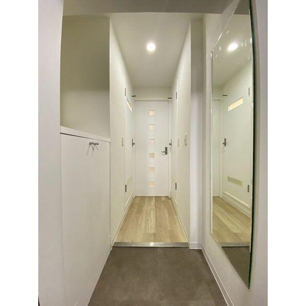 フロンティアタワー九条3の玄関