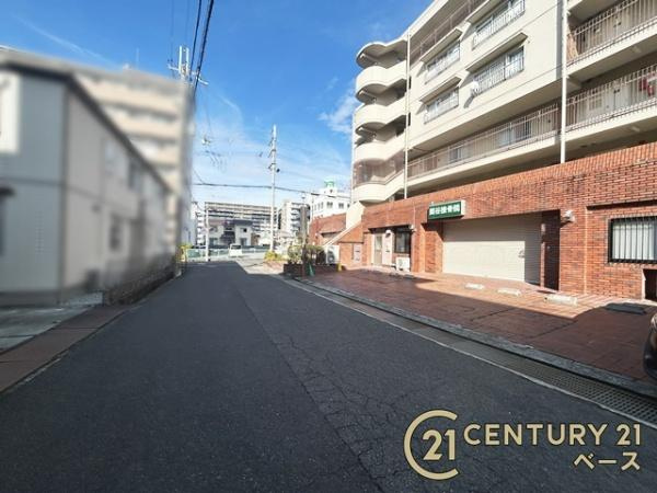 グリーンコーポ橿原のその他|■現地撮影写真■広々とした前面道路です！