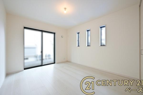 リーブルガーデン法蓮町 ２号棟 ／新築一戸建の内観：施工例|■三面鏡タイプのミラーキャビネット！収納スペースも豊富です！■