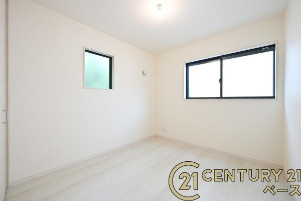 リーブルガーデン法蓮町 ２号棟 ／新築一戸建の内観：施工例|■フチなし＆トルネード洗浄でお掃除も楽らく！ウォシュレット付きです！■