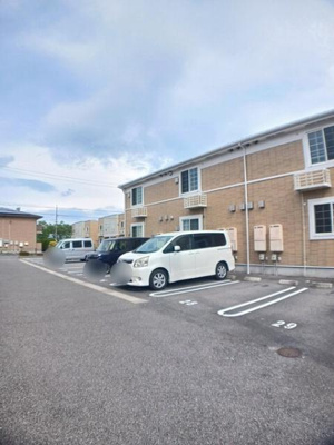 【駐車場】 | シュティル　ブリーゼＢ