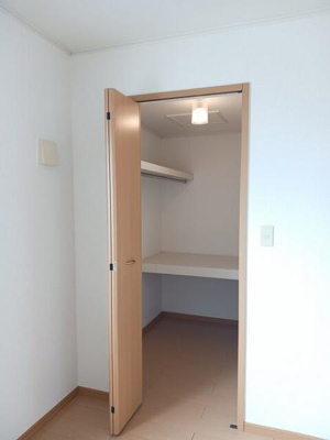 【収納】 | シュティル　ブリーゼＢ