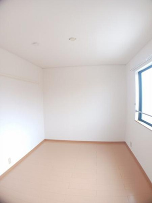 【寝室】 | シュティル　ブリーゼＢ