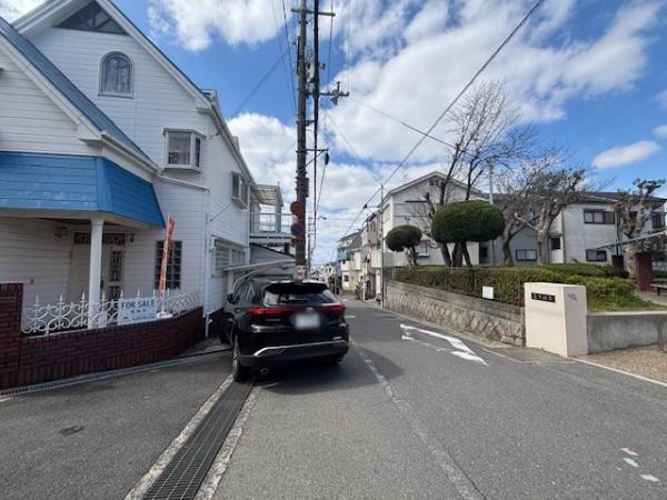 【前面道路含む現地写真】