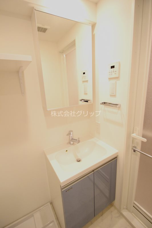 LUMEED横濱南の独立洗面台