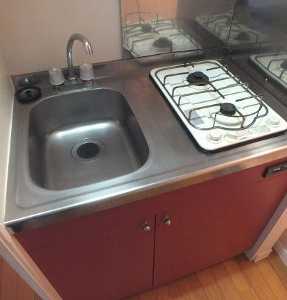 レオパレスコンフォート稲荷町のキッチン|2口ガスコンロ