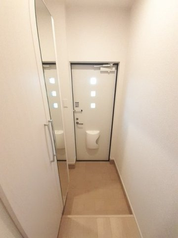 ロータスの玄関