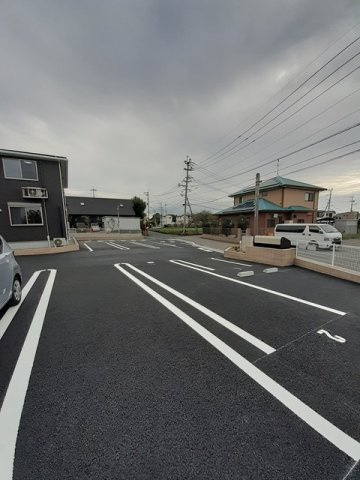 ロータスの駐車場