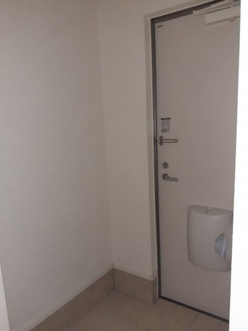 シャトレーナの玄関