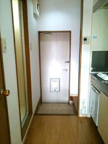 サンシャインハイツの玄関