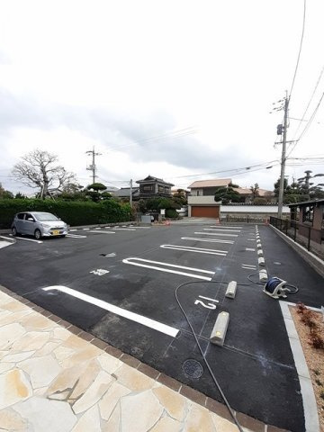 クレールかめうらの駐車場