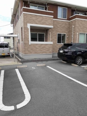 メルシーの駐車場
