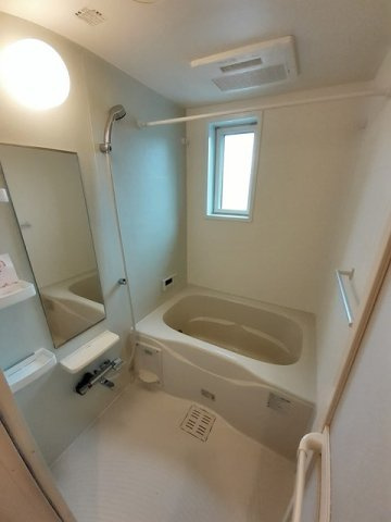 ハピネス・ベルＡの浴室