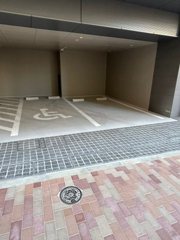 リビオメゾン御茶ノ水EASTの駐車場