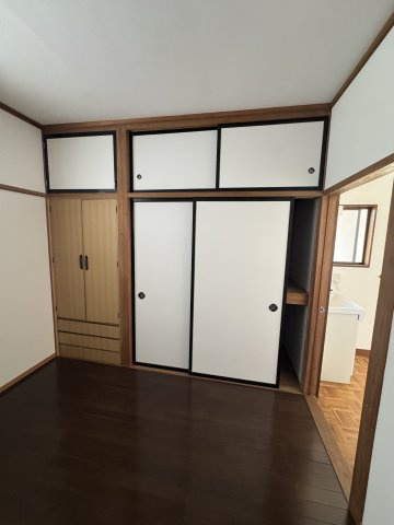藤岡市中島　【リフォーム済・中古住宅】の洋室|２階の洋室です。