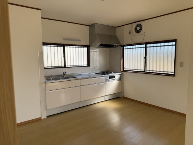 藤岡市中島　【リフォーム済・中古住宅】のキッチン|コンパクトなキッチンで掃除もラクラク