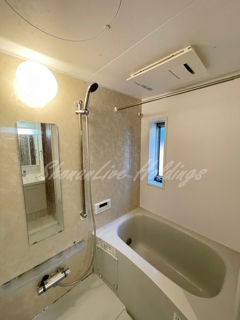 茅ヶ崎市中海岸２丁目のアパートの浴室