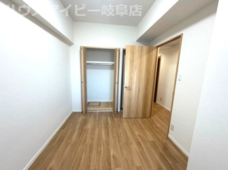 【玄関】 | ダイアパレス長良西町6階部分！日当り・眺望良好です♪近隣駐車場確保あり！最寄りのバス停徒歩3分！ | ダイアパレス長良西町6階部分！日当り・眺望良好です♪近隣駐車場確保あり！最寄りのバス停徒歩3分！