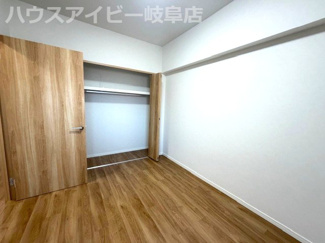 【洋室】 | ダイアパレス長良西町6階部分！日当り・眺望良好です♪近隣駐車場確保あり！最寄りのバス停徒歩3分！ | ダイアパレス長良西町6階部分！日当り・眺望良好です♪近隣駐車場確保あり！最寄りのバス停徒歩3分！