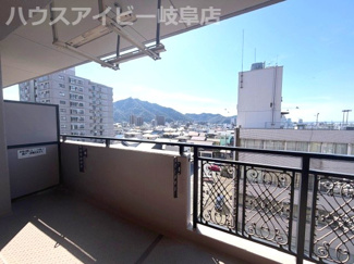 【展望】 | ダイアパレス長良西町6階部分！日当り・眺望良好です♪近隣駐車場確保あり！最寄りのバス停徒歩3分！ | ダイアパレス長良西町6階部分！日当り・眺望良好です♪近隣駐車場確保あり！最寄りのバス停徒歩3分！