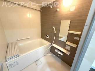 【浴室】 | ダイアパレス長良西町6階部分！日当り・眺望良好です♪近隣駐車場確保あり！最寄りのバス停徒歩3分！ | ダイアパレス長良西町6階部分！日当り・眺望良好です♪近隣駐車場確保あり！最寄りのバス停徒歩3分！