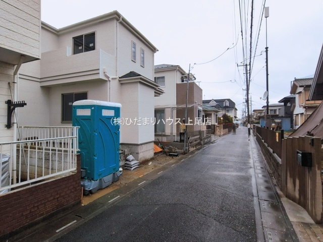 西区高木123番　新築戸建　ハートフルタウンAの前面道路含む現地写真