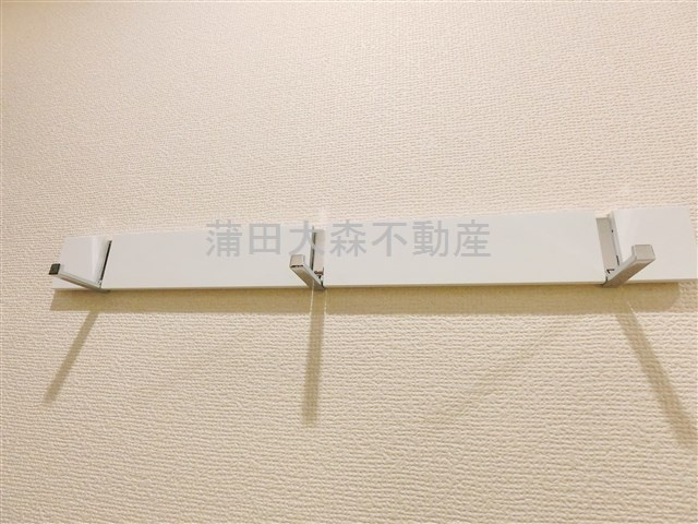 ポットマムの設備|玄関のコートハンガー