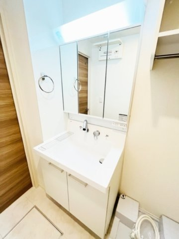 藤沢市藤沢のアパートの洗面所