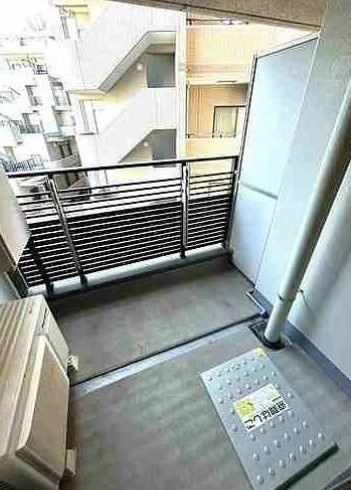 【バルコニー】