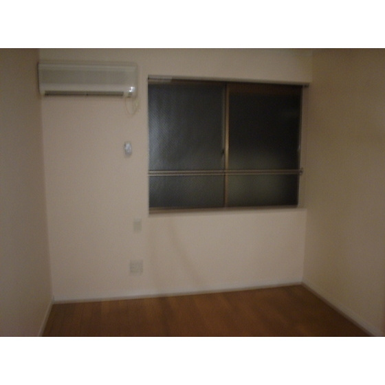 ドミール・ウタの洋室|広々とした洋室です