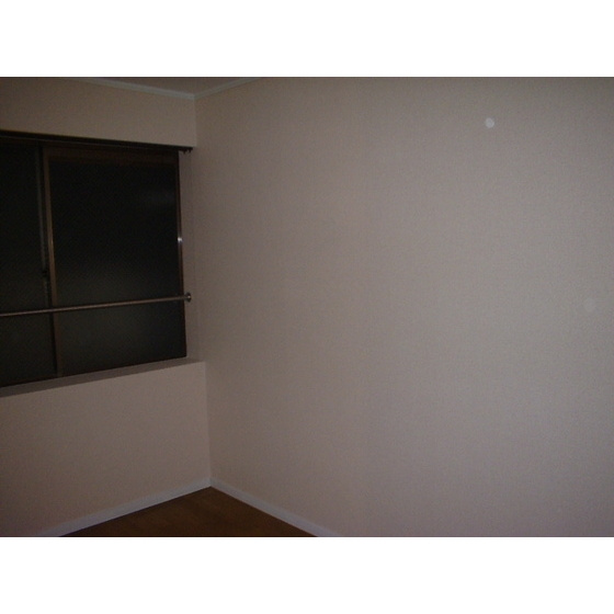 ドミール・ウタの洋室|明るい洋室です