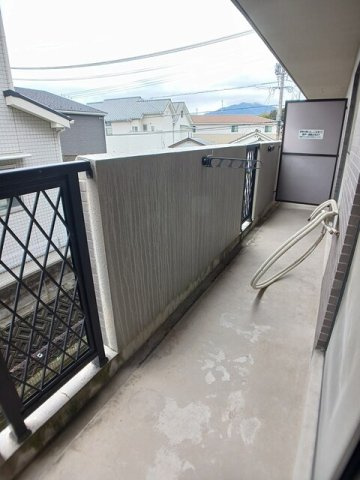 ボンヌールのバルコニー|外からの目が気にならないバルコニーで洗濯物が干せます