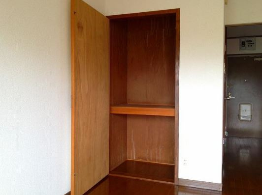 プレジデント中尾【キャッシュバック対象物件】の収納|便利な収納スペースです