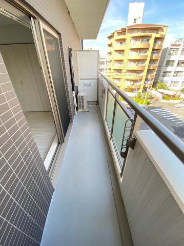 ラ・ハイール桃ヶ池公園のバルコニー